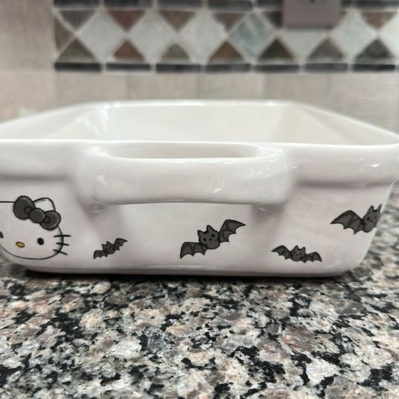 Hello kitty Bakeware casserole 400”F resistant fall Halloween dishwasher safe - Picture 5 of 8